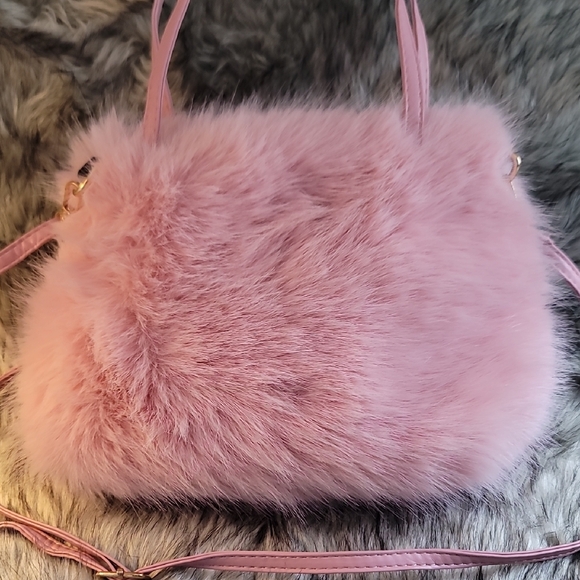 Elegant Pink Faux Fur Shoulder Bag - Picture 2 of 13
